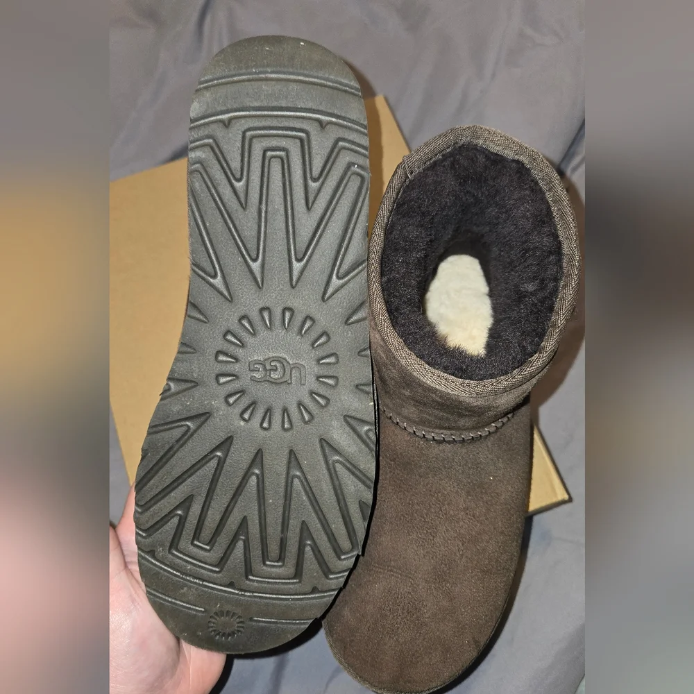 Womes UGG Classic Mini - 8 - Picture 7 of 8